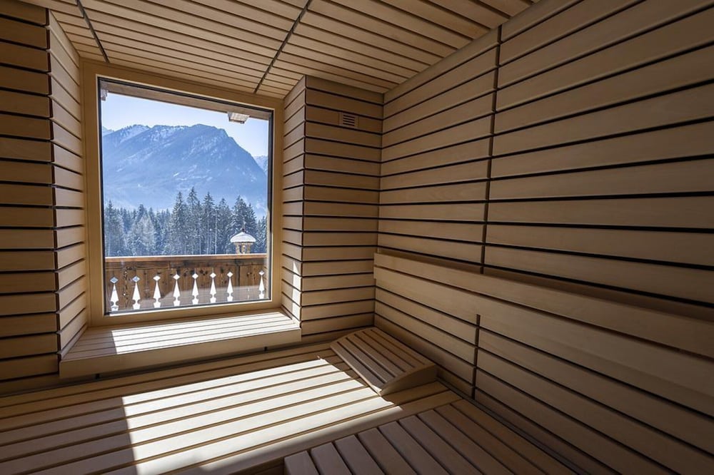 Chalet in Neukirchen 100 m ski Lift