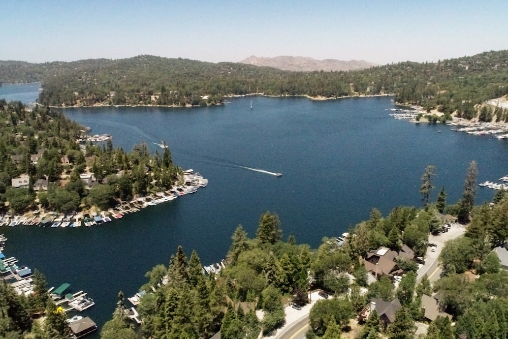 Lake Point by Avantstay2 Decks, Great Lake Views! view 4