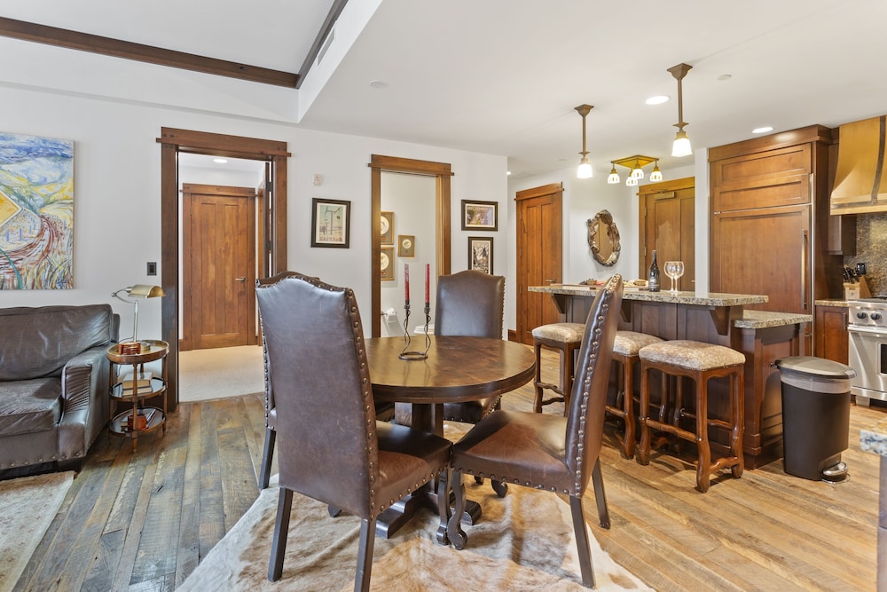 Arrowleaf Lodge at Deer Valley Resort - Two Bedroom Residence #301 2 Condo