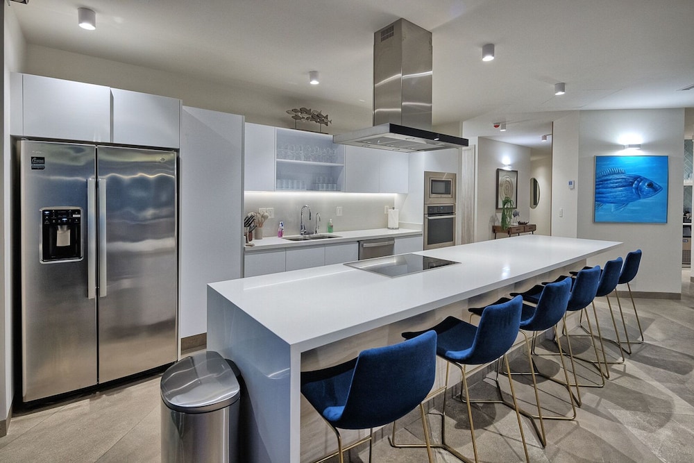 Luxury New Oceanfront Condo 5BR Sleeps 12