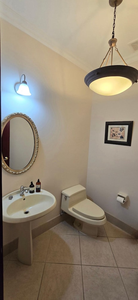 CR Luxury Bella Vista 7A 3 Bdrm