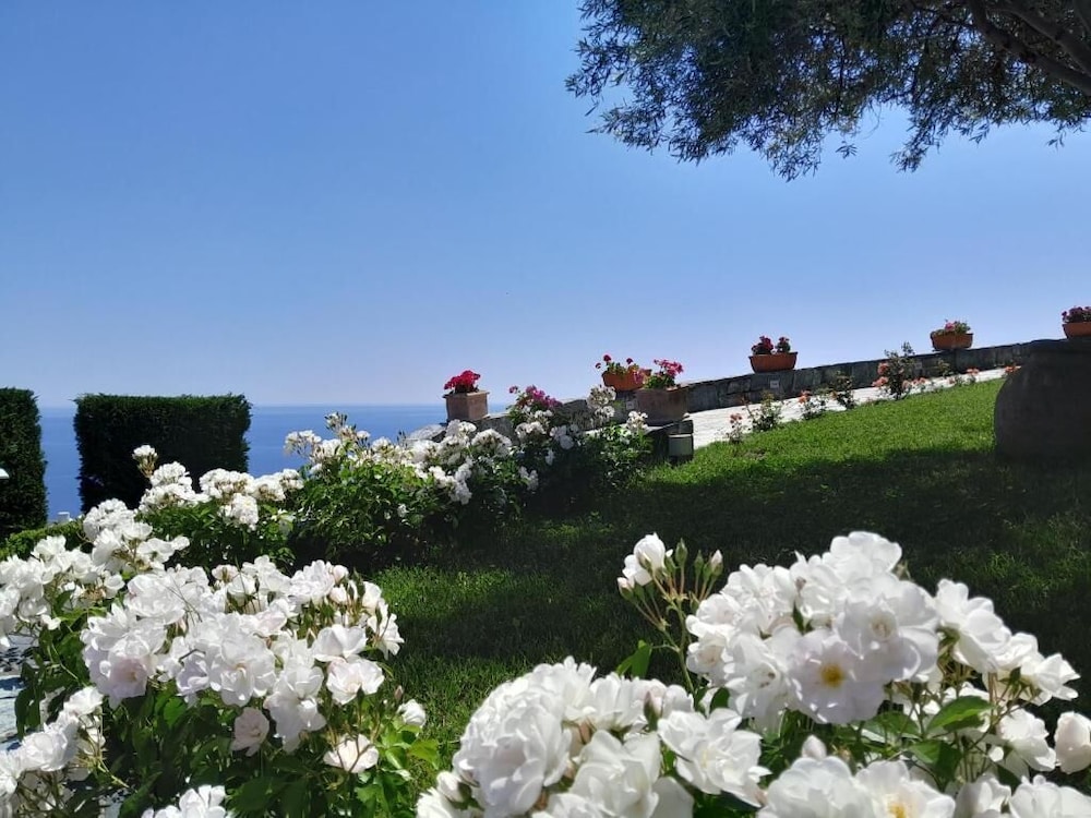 VILLA AGA