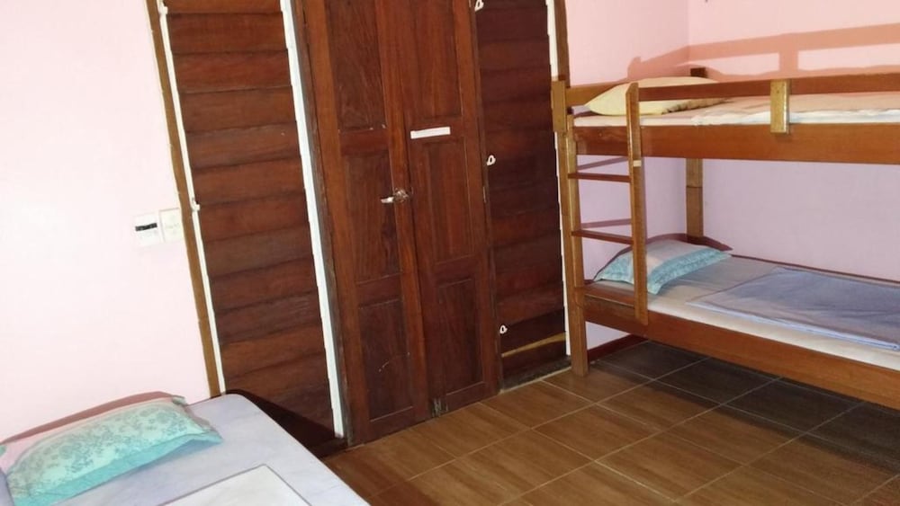 Bluepango Guest House - Hostel