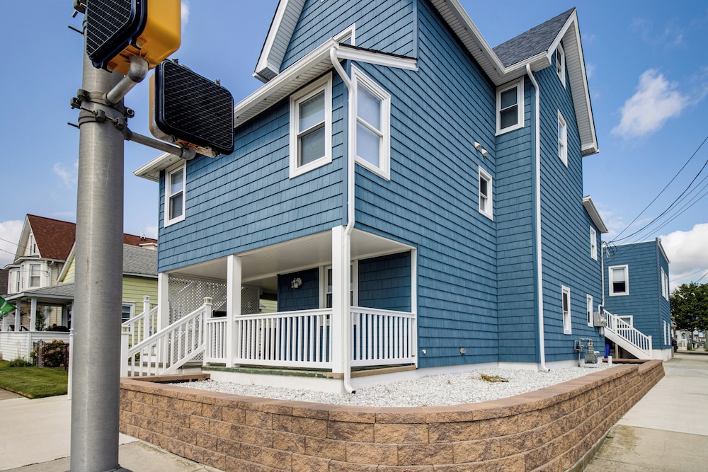 5 Blocks to Wildwood Beach: Family Getaway!