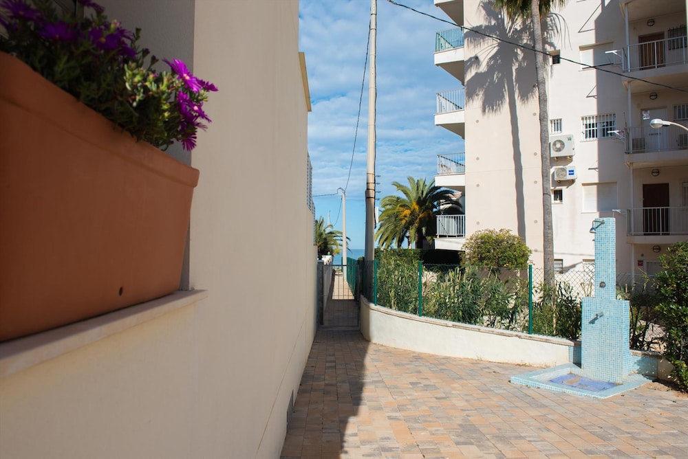 Marina A6 4 pax With 2 Bedrooms and 2 Bathrooms