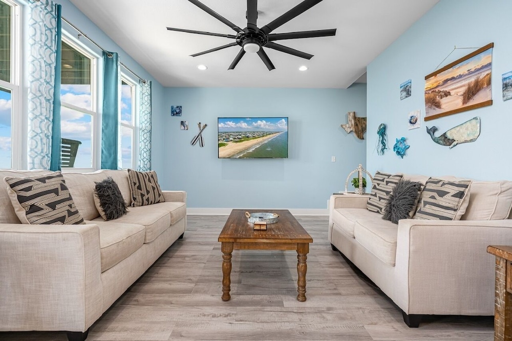 Oceanfront Manor 4 Bedroom Home