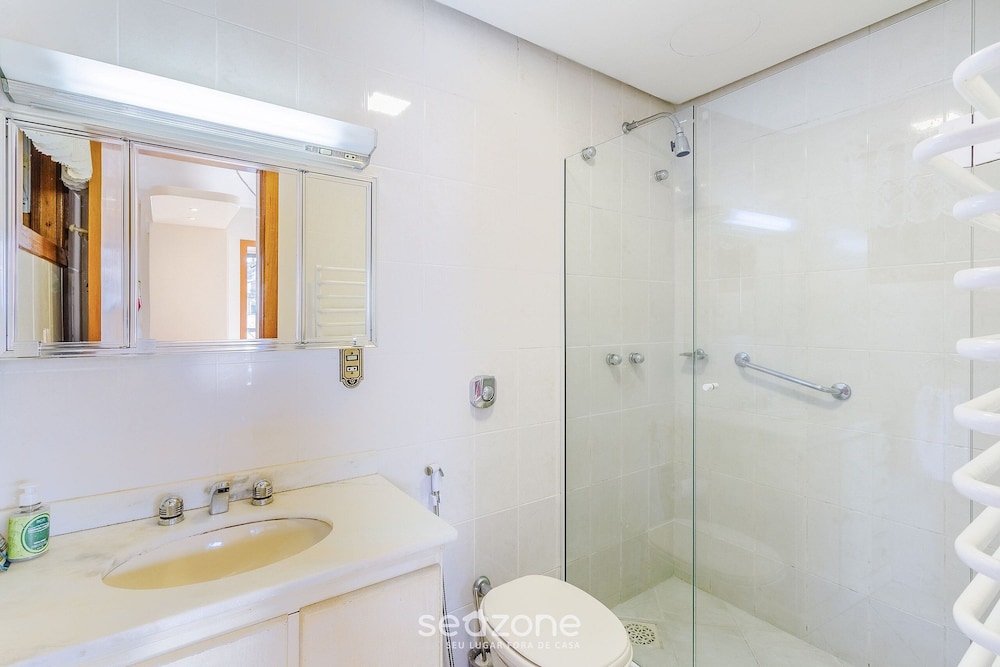 Units in Building With Swimming Pool in Gramado - MDC