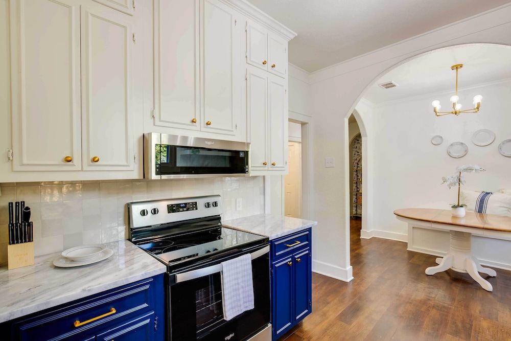 Walkable Tyler House w/ Deck: 1/2 Mi to Downtown! view 3