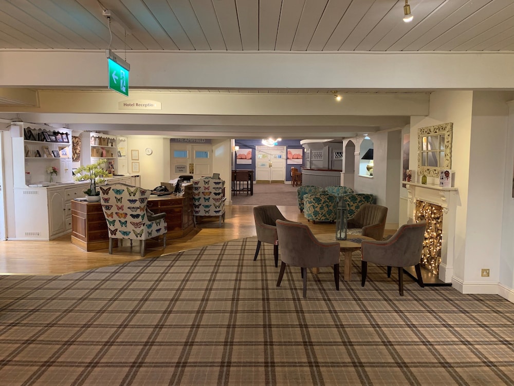 Romsey Vacations - Potters Heron Hotel - Property Image 2