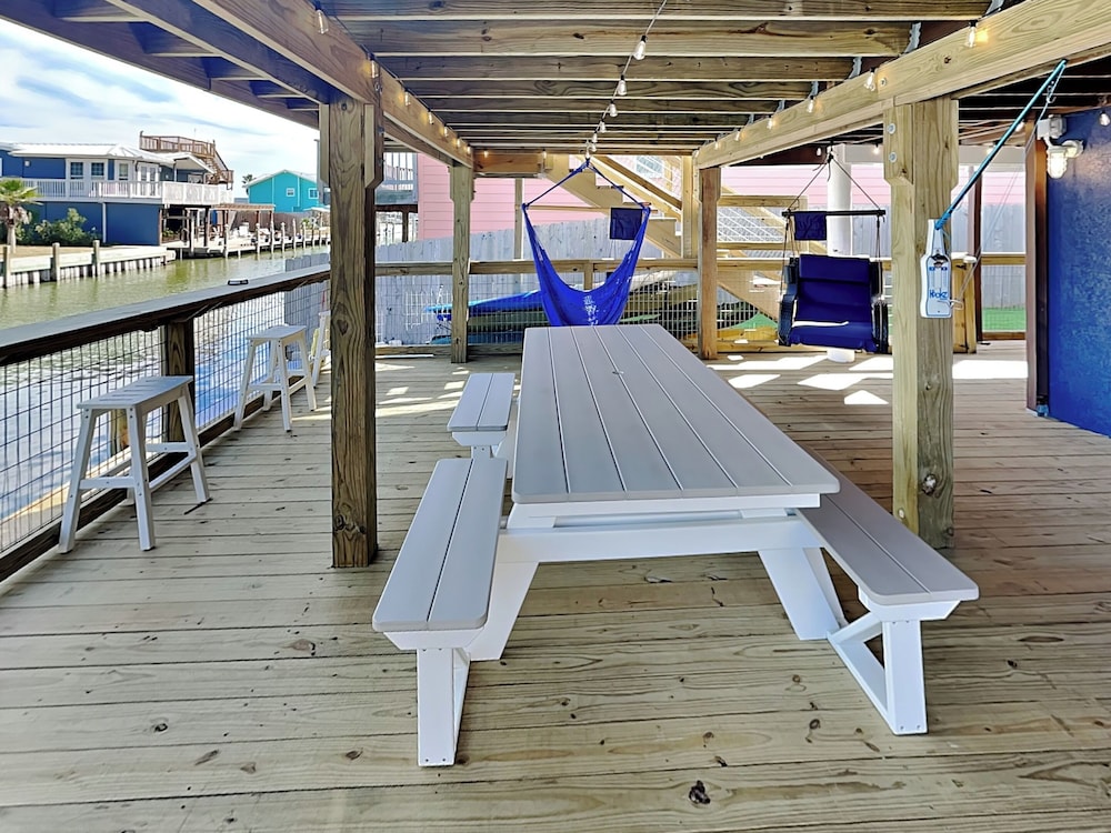 Siesta Keys by Miss Kitty’s