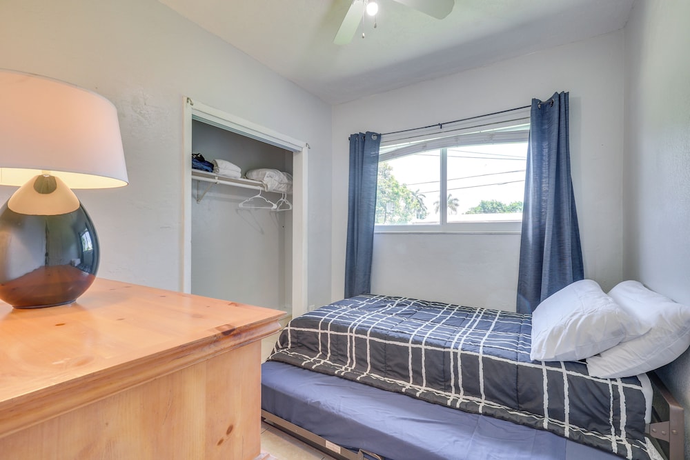 Stay Near Las Olas Beach: Home w/ Fenced Backyard