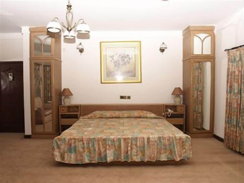 Villa Victoria Executive Guest Lodge view 4