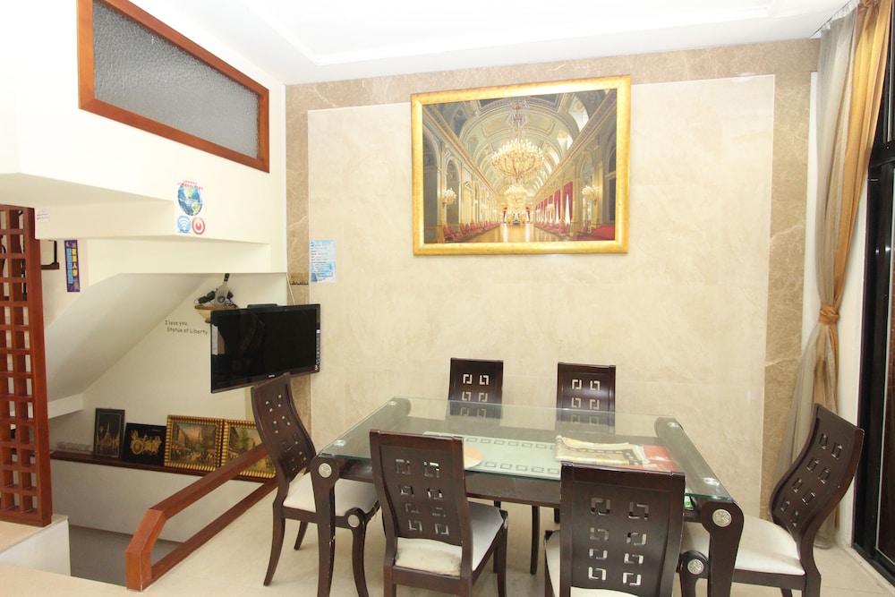 Peace Art Villa