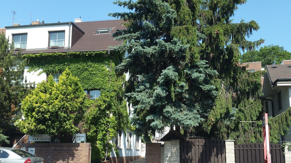 Hotel Pension Kern - Image 1