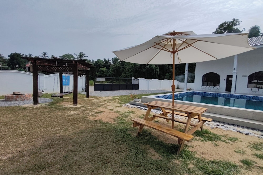 Grand Aeden Villa