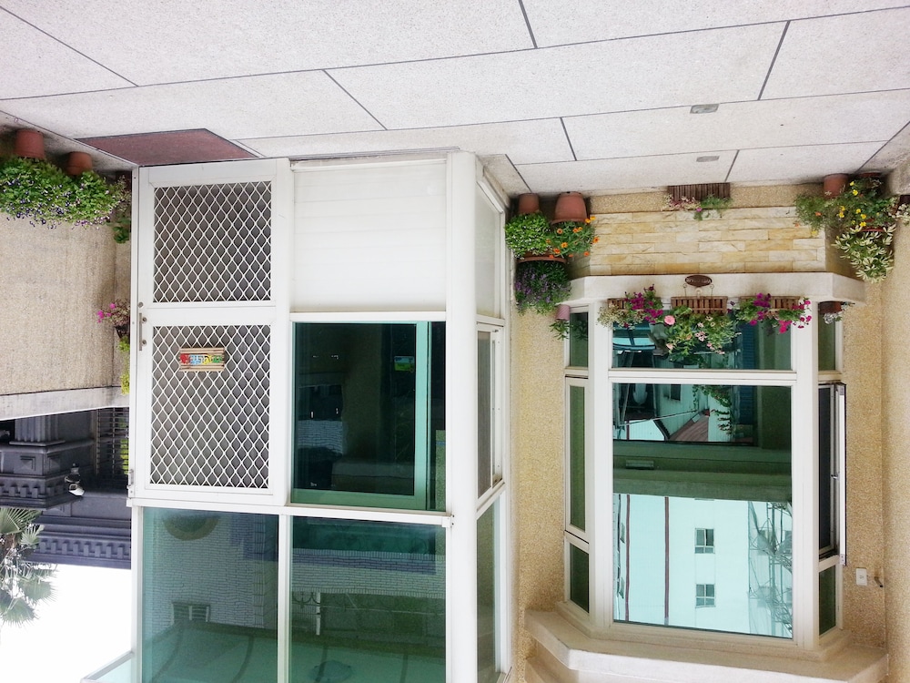 Encounter Hostel