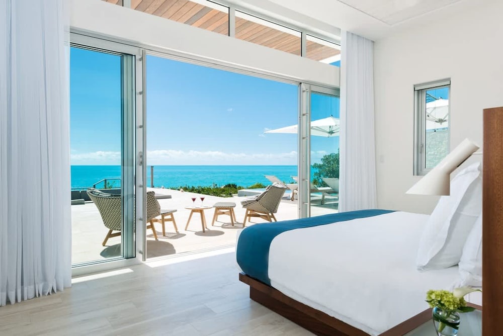 Oceanfront Luxury Villa Infinity Pool w Slide