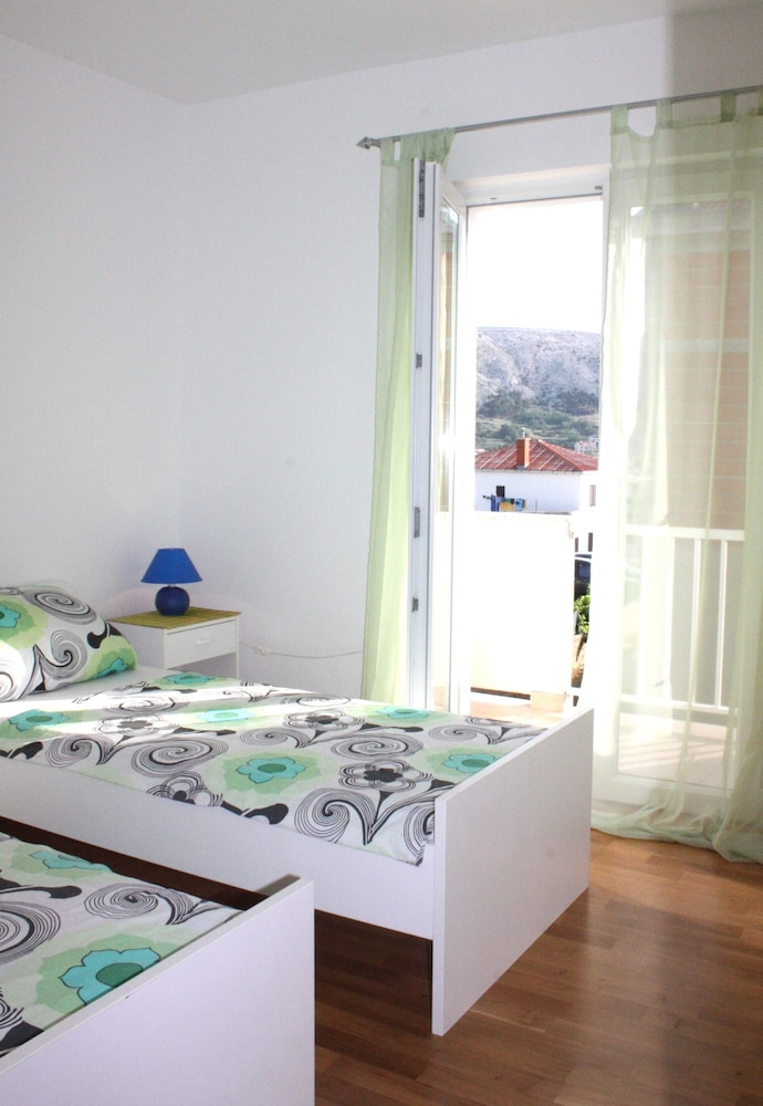 Apartments Miki Pag view 4