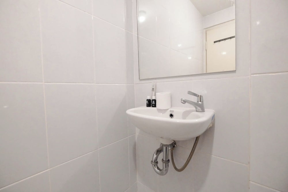 Basic 2Br Apartment Near Tokyo Hub At Tokyo Riverside Pik 2