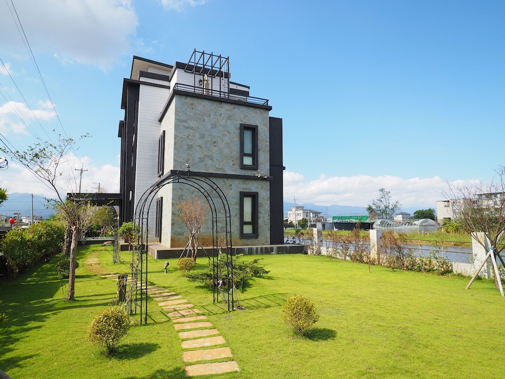 Sakura Bed and Breakfast