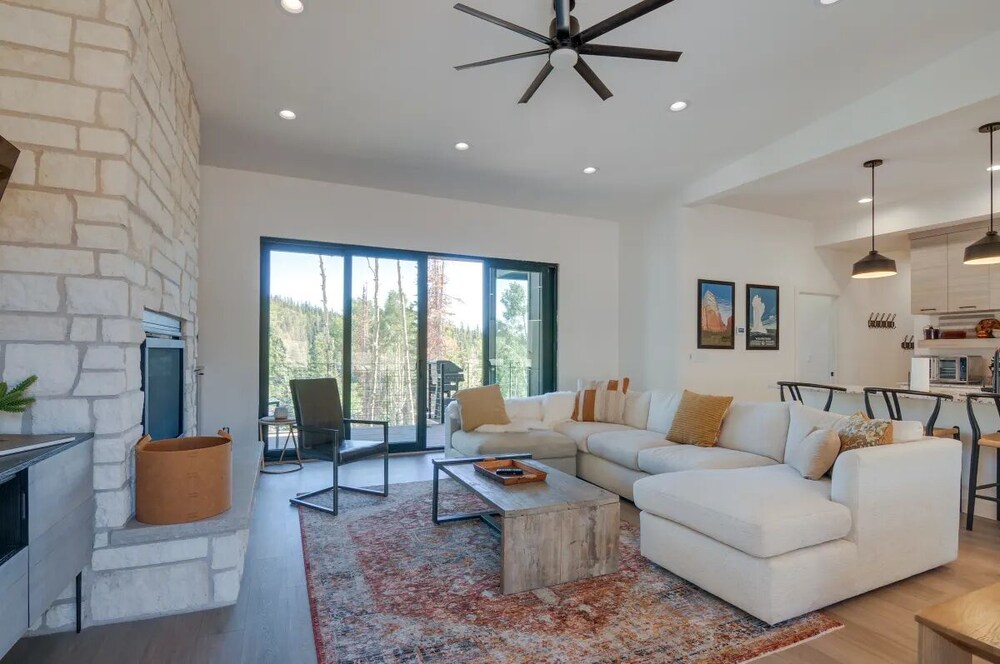 Beaver Vacations - Alpine  Mountain Escape - Property Image 10