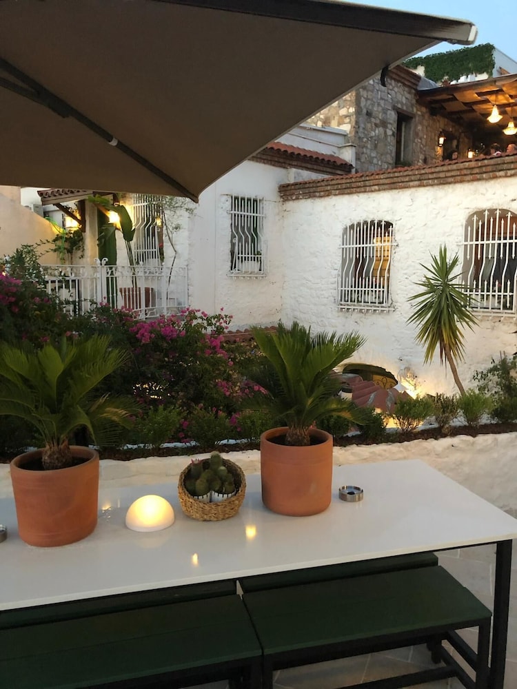 8 Oda Boutique Homes