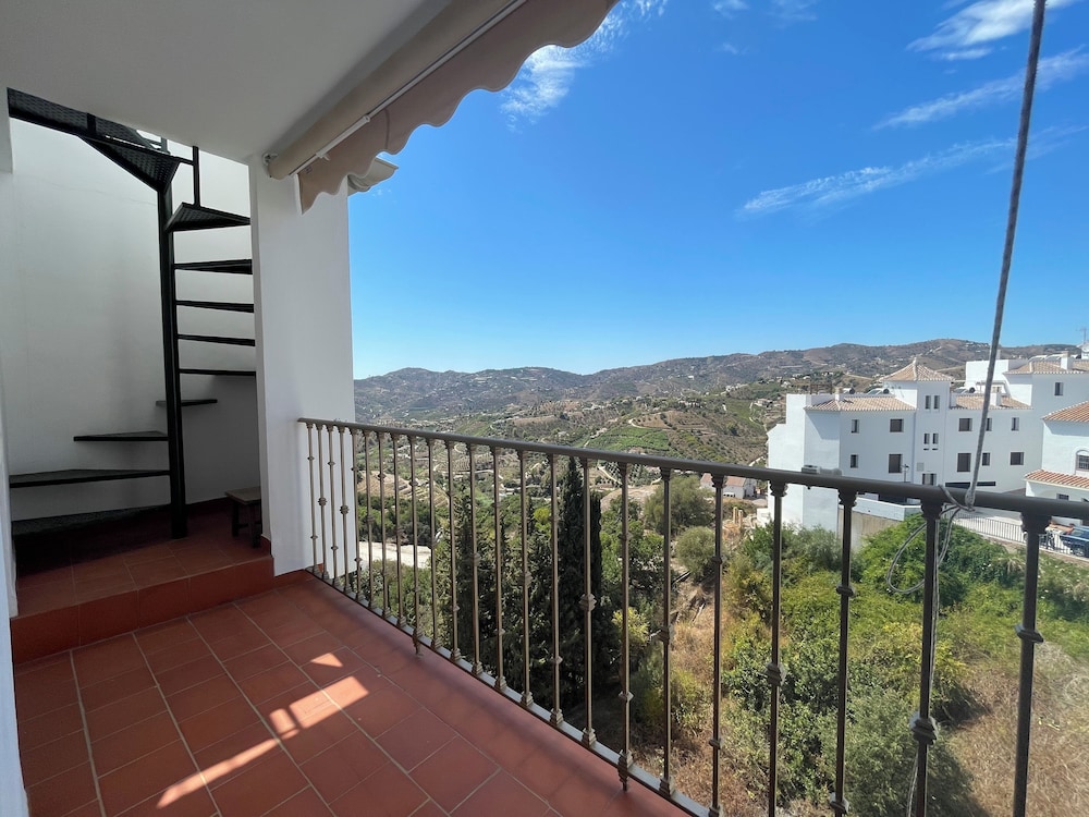 Cd-2063 Three Bedroom With Roof Terrace