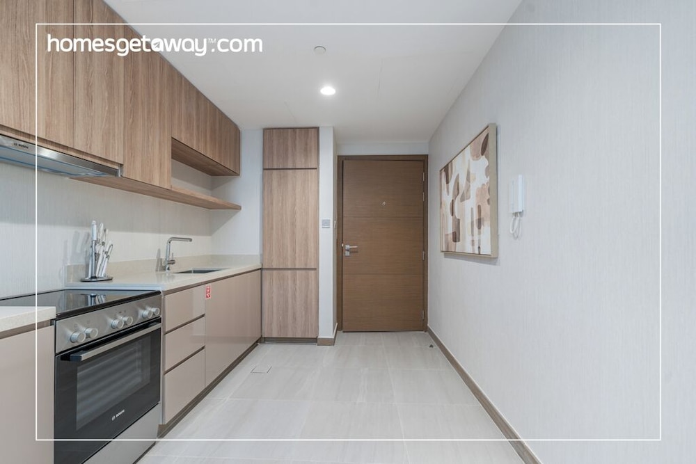 Chic 1BR at the Canal Business Bay