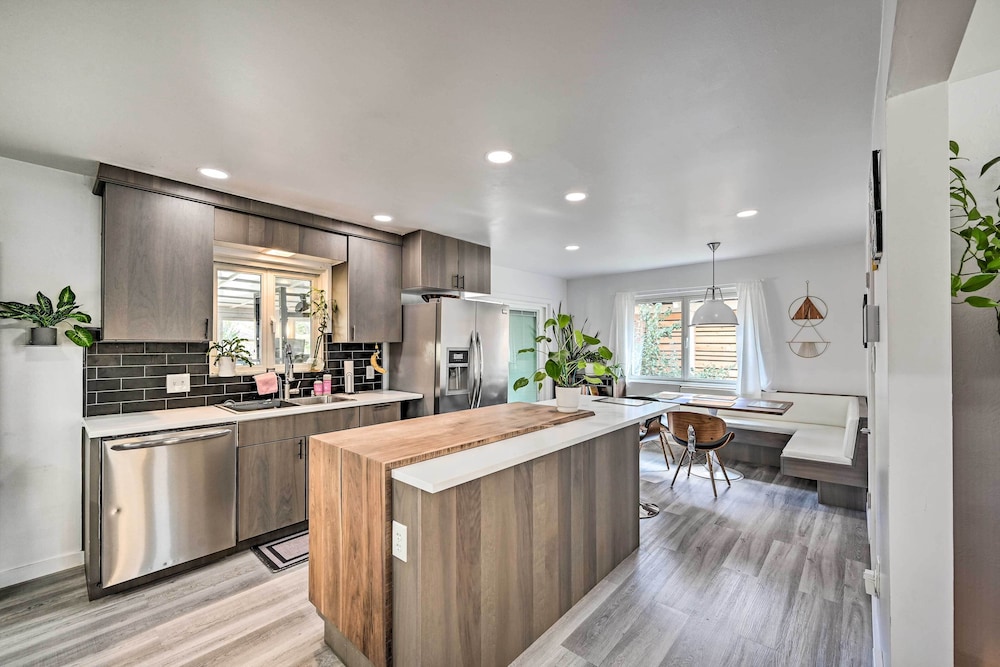 < 7 Mi to Dtwn: Denver Home w/ Large Yard!