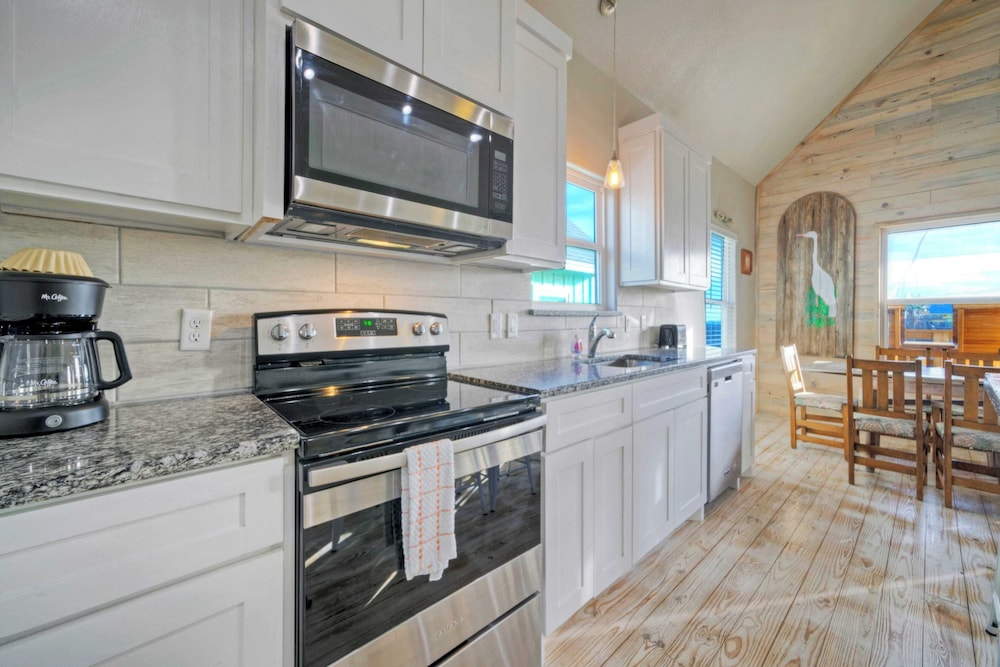 2 Homes, Sleeps 16, Shared Pool+boat Dock Laguna Village Serenity by Avantstay