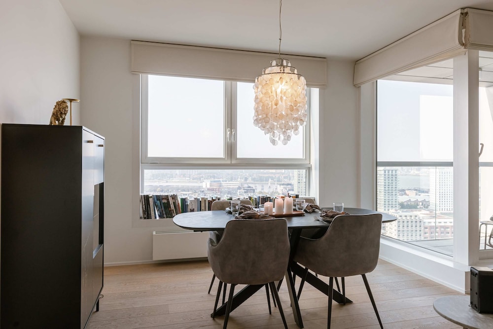 Modern Antwerp Apartment With City Views 2 Bedrooms