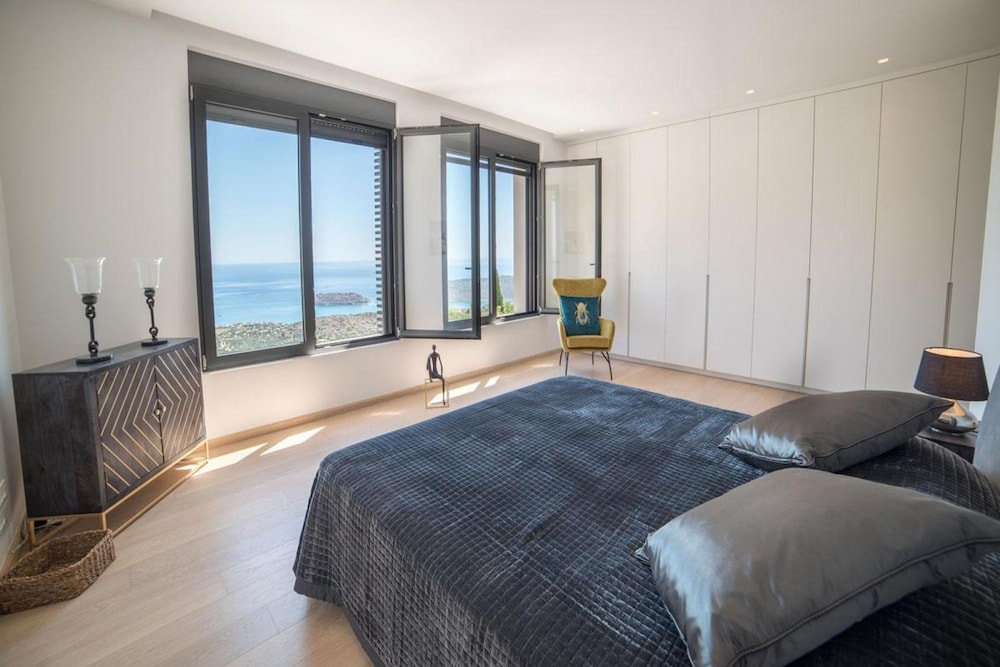 Sea View 6 Bedroom Villa With a Heated Pool view 3