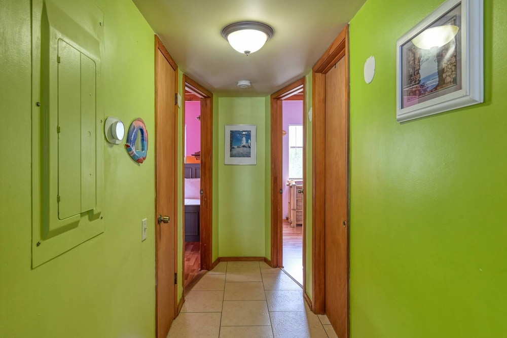 Endless Summer on B Street - Unit B