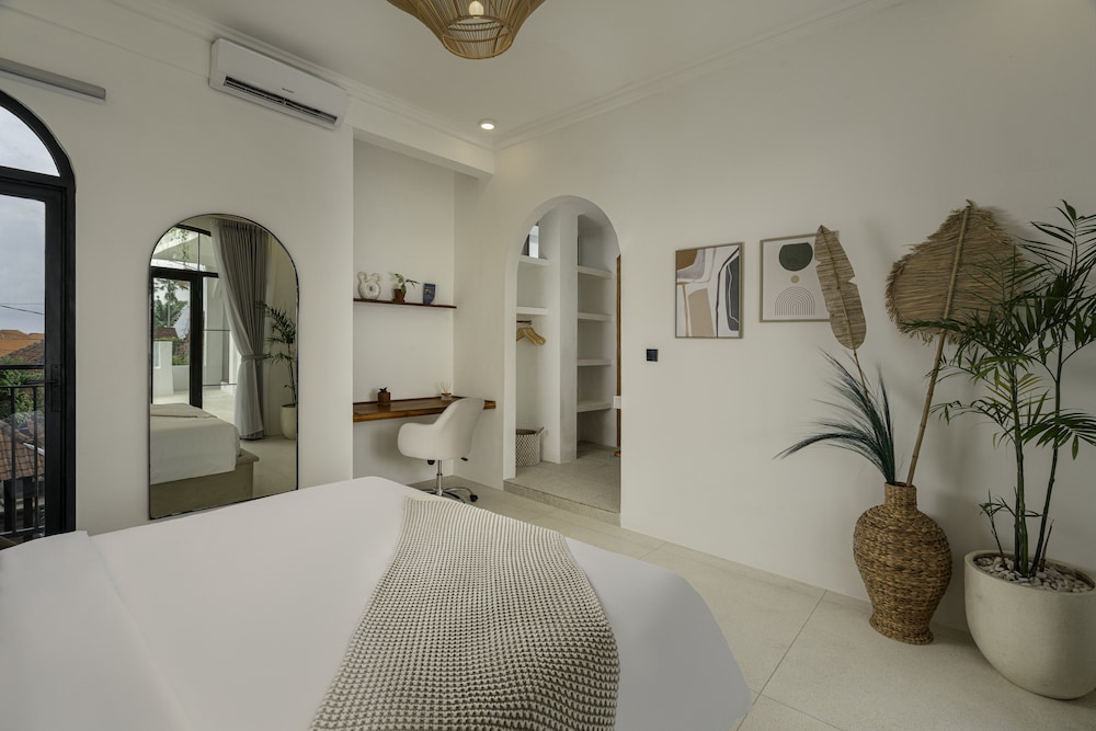 Casa Amor by GORO