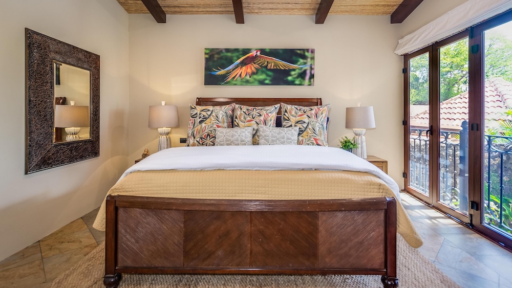 Stunning Luxury Mansion in Playa Flamingo with Six Bedrooms and Beachfront Access view 2