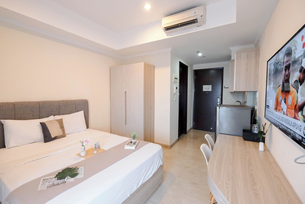 Modern Studio Near Taman Ismail Marzuki At Apartment Menteng Park