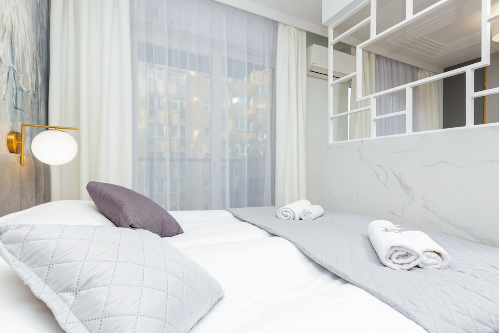 Warsaw Sienna Apartments by Renters view 3