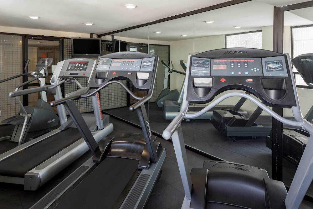 Culiacan Vacations - Ramada by Wyndham Hola Culiacan - Property Image 2
