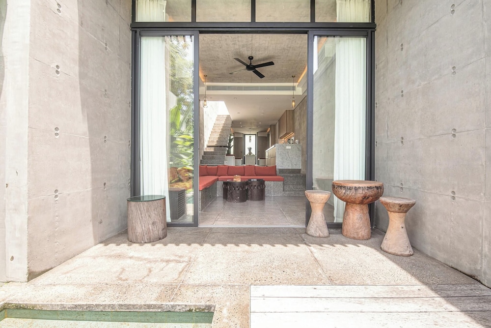 Modern 2BR Villa Enclosed Living Heart of Canggu