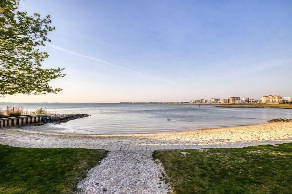 Sunset Island - 39 Fountain Drive West 3f 3 Bedroom Condo