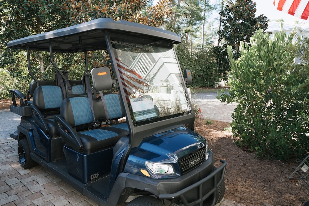 Teal Tides by Avantstay Golf Cart Bikes Pool Access Beach