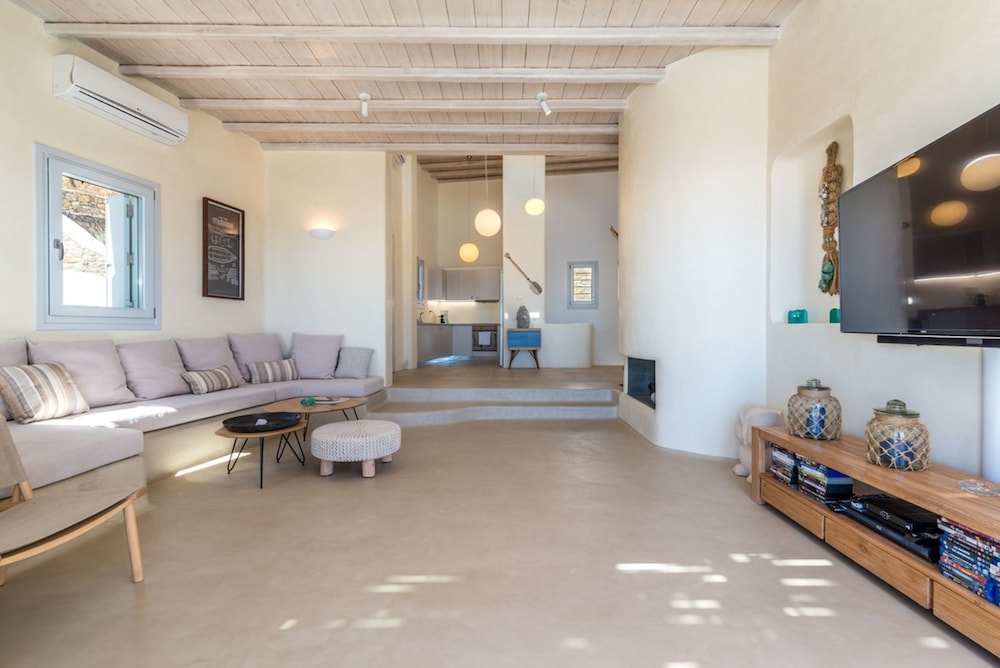 Luxury Villa With Stunning Views Above Kalo Livadi