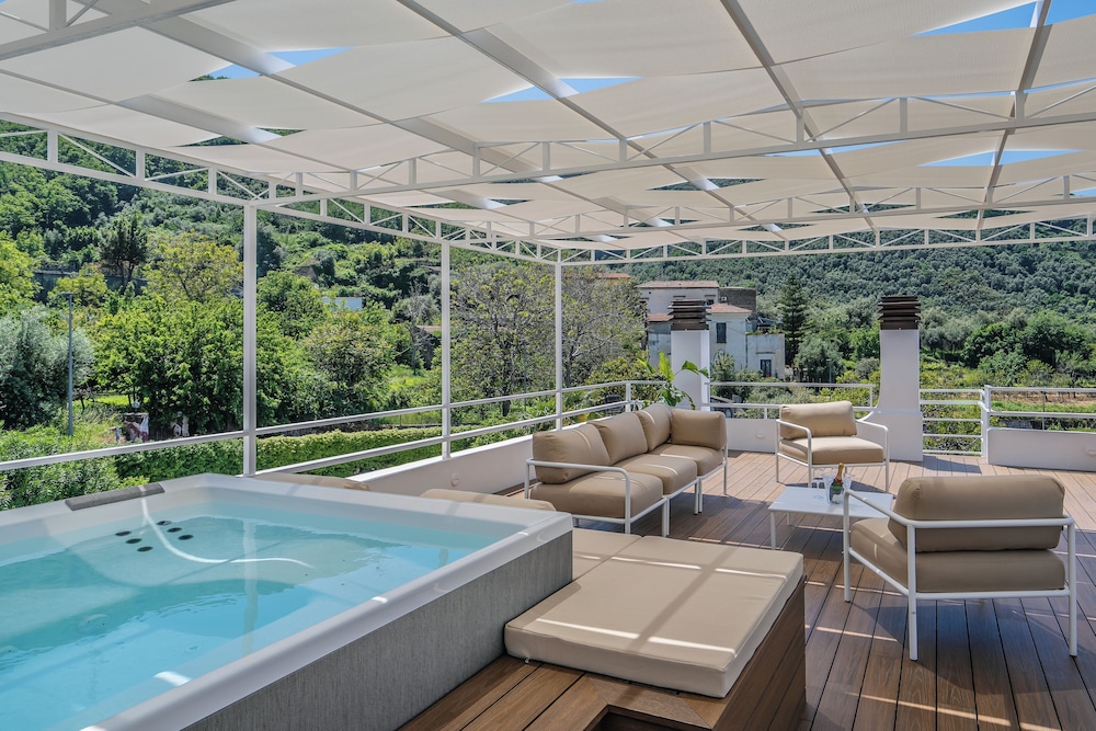 Luxury Villa In Sorrento Coast Swimming Pool & View