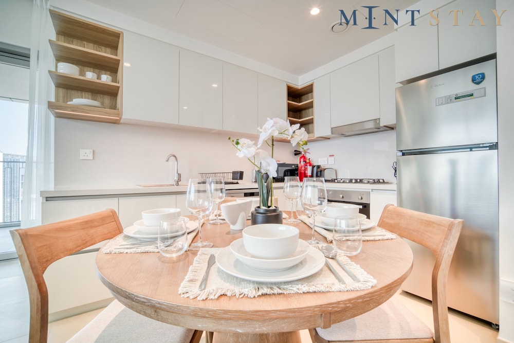 Downtown Views - Mint Stay