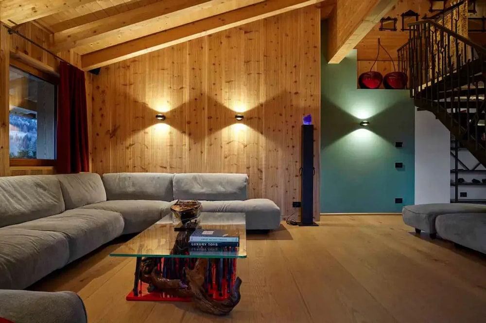 Impeccable 4-bed Villa in Cadin di Sotto photo 2