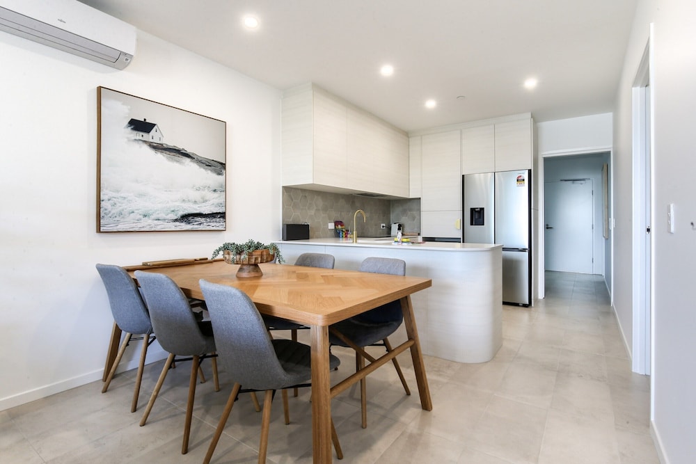 Elegant 2-bed Apartment With Stunning Views