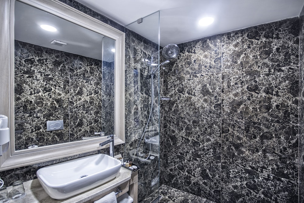 The Conforium Hotel - Image 14