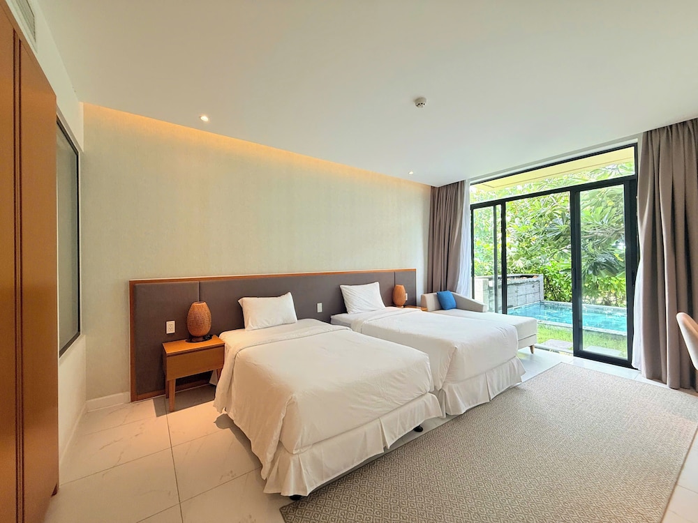 Deluxe Villa Beach Front