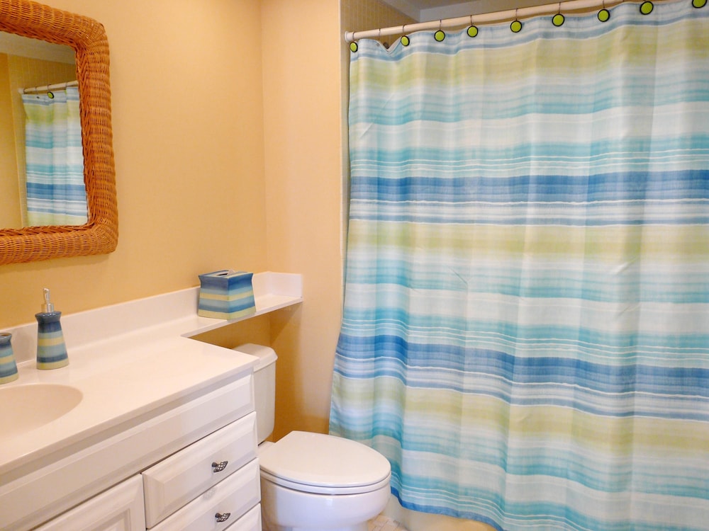 Bungalow-style Beachfront Condo With Pool