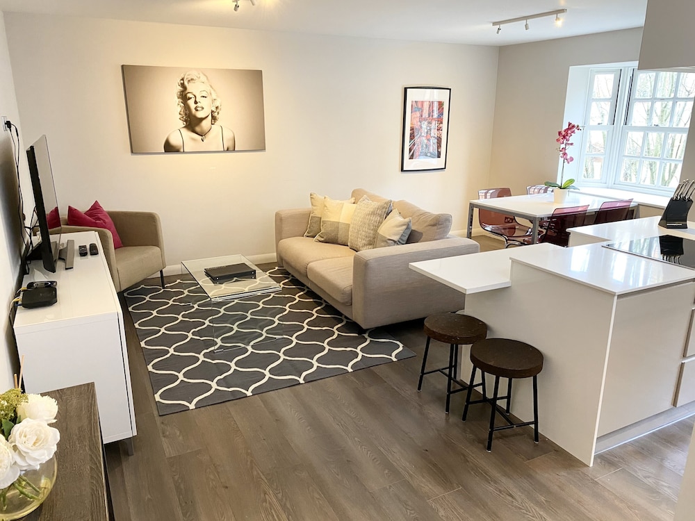Oxford Vacations - The Huxley - Property Image 4